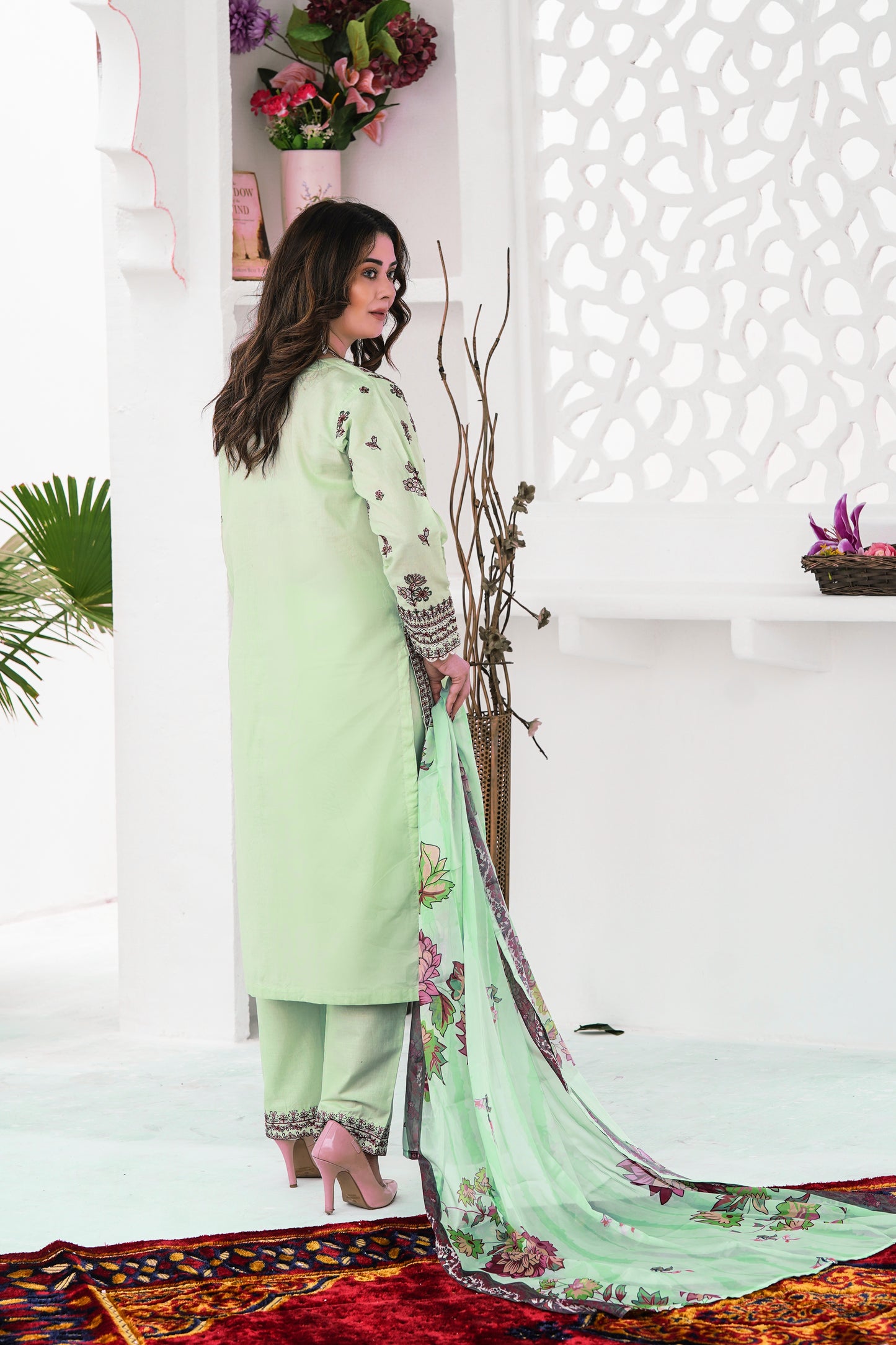 Ready-to-wear embroidered lawn suit with culottes and fashion tips