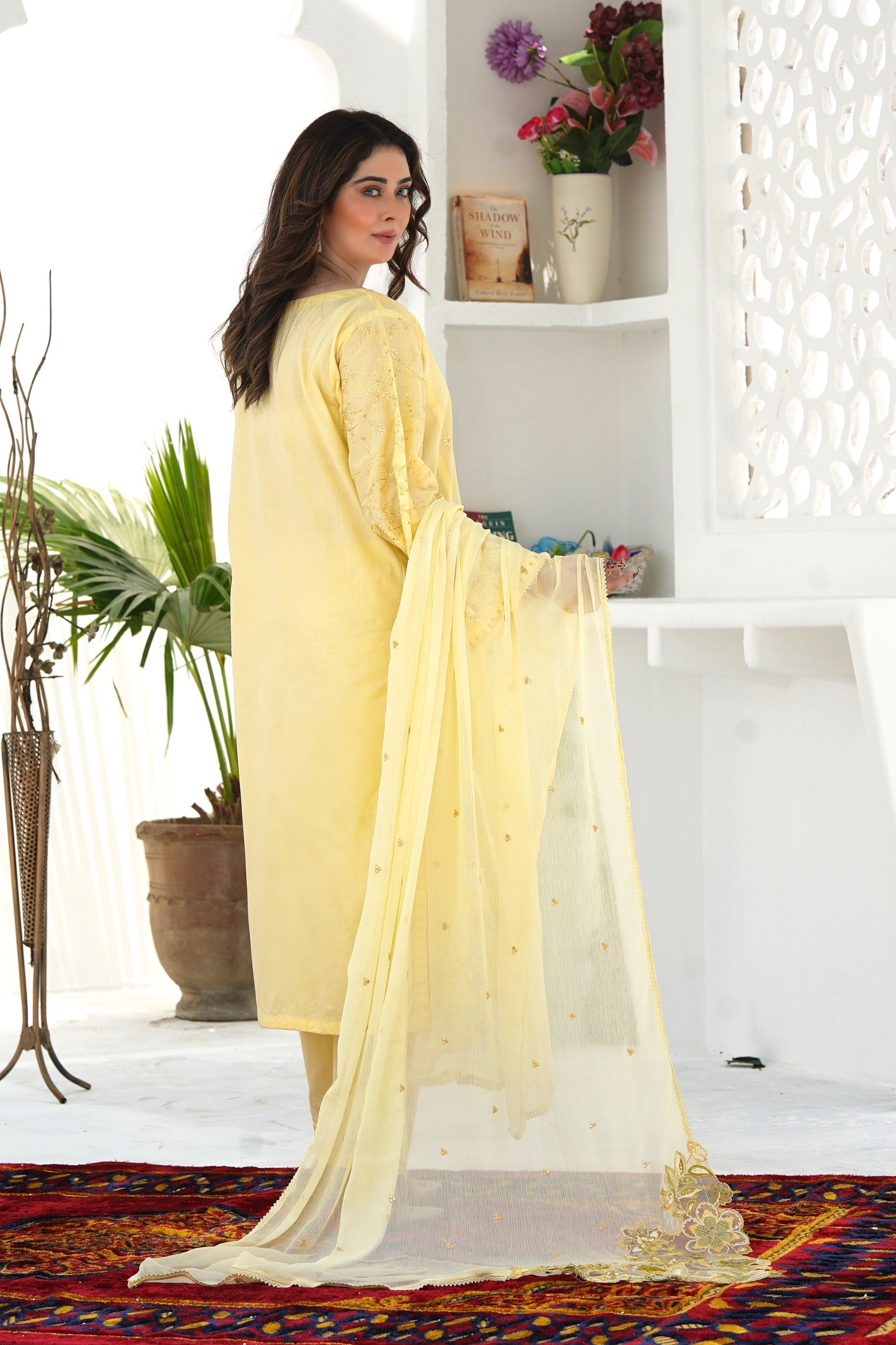 Flared lawn culottes with minimal fabric manipulation and simple lace joint